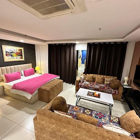 Sunset Luxury Gold Crest Mall Residency Лахор Экстерьер фото