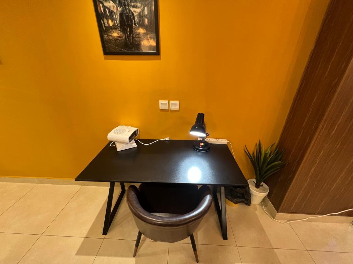 Sunset Luxury Gold Crest Mall Residency Лахор Экстерьер фото