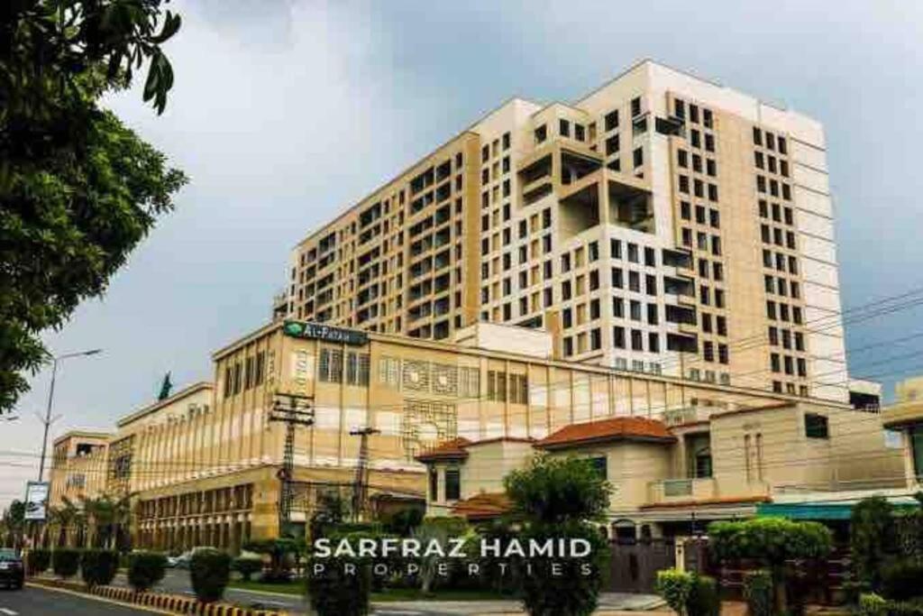 Sunset Luxury Gold Crest Mall Residency Лахор Экстерьер фото