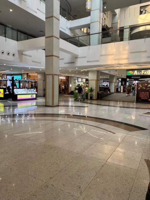 Sunset Luxury Gold Crest Mall Residency Лахор Экстерьер фото