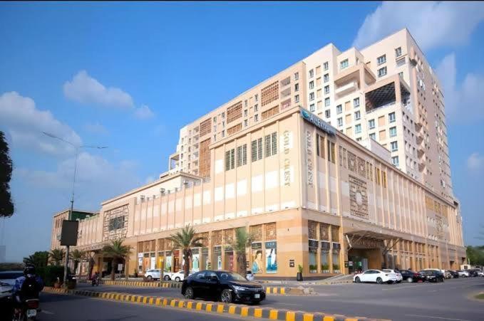 Sunset Luxury Gold Crest Mall Residency Лахор Экстерьер фото